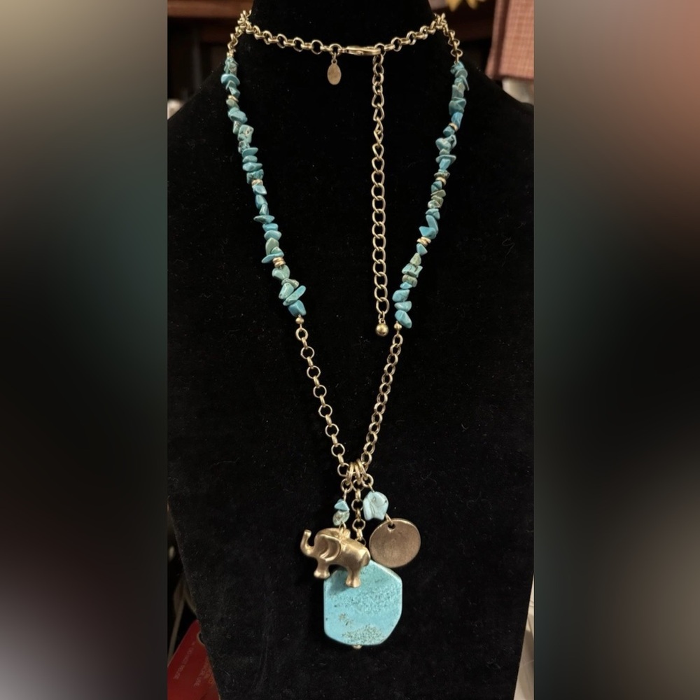 Chico’s 32-40” Gold Tone Turquoise Elephant Necklace B134